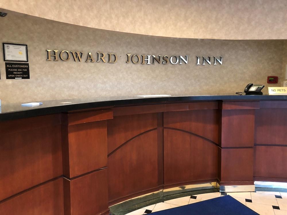 Howard Johnson By Wyndham Newburgh Exterior photo